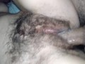 Creampie en su coño peludo