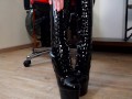 Spritz mir auf die Lack Stiefel**Dirty Talk German Teen