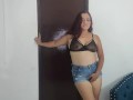 Estoy orinando  no sale del baño. tendré que orinarme los pantalones - SofiLovee