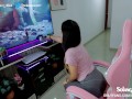 Chica Gamer De Hermoso Culo Se Masturba Hasta Orinarse De Placer - Pissing My Leggins