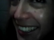 traga y chupa pija mientras mea!