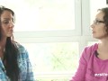 Ersties: Die erfahrenen deutschen Frauen Miriam und Annika in ihrem Element