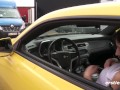 Ersties: Heiße Sonntagstour auf der Autobahn mit Milena in ihrem gelben Camaro