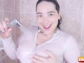 AfricaDaniela se masturba con su dildo en la bañera