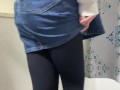 デニムミニスカートでおしがましておちびりおもらし