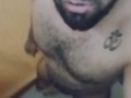 Chico peludo sexy con ganas de un culo grande para echar su leche dentro (estrella porno evander )