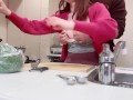 料理中の彼女の胸を後ろから揉みまくってウーマナイザーの吸うやつで乳首を攻めまくったら喘ぎ声がすごい 素人カップル/日本人/個人撮影