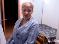 Loose mommy films herself blowing her stepson's best friend