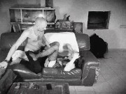 Séance photo qui dérape, caméra vidéo, je baise cette salope par tous les trous !