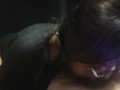 👅 Adoro chuparsela mientras pone Porno
