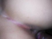 Latina sexy siendo follada boca abajo por su amante mientras su esposo trabaja, sexo amateur 😋🔥💦