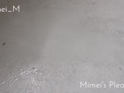 【野外放尿】家に入るまでに我慢できず、自宅の敷地内で露出… パイパンおまんこ丸見えでおしっこ【盗撮風】