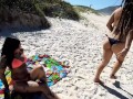 Turista Pede Informação e Ganha Foda Gostosa Na Praia