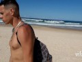 Turista Pede Informação e Ganha Foda Gostosa Na Praia
