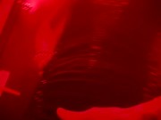 Cassandra Bcbg se touche dans les toilettes d’un bar Libertin. Brunette super chaude !! Milf Amateur