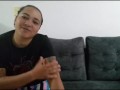 los invito a que se masturben viendo cómo me follo a esta puta bien delicioso