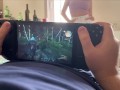 Мачеха подрочила и отсосала мне пока я играл в Ведьмака на Steam Deck