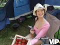 VIP4K. Strawberries are red, let's make a bet - Isabella De Laa