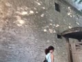 Napoletana fa vedere la figa mentre fa pipì