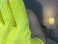 mi fetiche favorito es ponerme mis guantes y masturbarme con ellos hasta llegar al climax