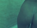 КРАСОТКА моется в душе