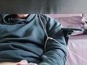 Masturbando um monstro de pau na webcam. Terminei com gemidos.