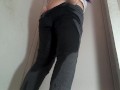 No aguante las ganas y orine toda mi ropa