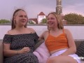 Ersties -Schöne Aussicht mit Nelio und Anya an einem heißen Tag mit Eis am Stiel