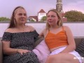 Ersties -Schöne Aussicht mit Nelio und Anya an einem heißen Tag mit Eis am Stiel