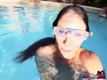 Brunette Cougar Sofie Marie Plays Her Pussy While Underwater