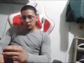 Gamer man jerks off in front of his Stream camera!
