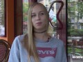 Ersties - Blondine Sirena bringt ihre rasierte Muschi zum Höhepunkt