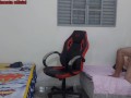 colega de quarto se troca perto do nerd, ele acaba fodendo ela na cadeira gamer.