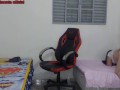 colega de quarto se troca perto do nerd, ele acaba fodendo ela na cadeira gamer.
