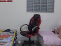 colega de quarto se troca perto do nerd, ele acaba fodendo ela na cadeira gamer.