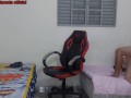 colega de quarto se troca perto do nerd, ele acaba fodendo ela na cadeira gamer.