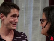 Penny is fed up with her loser boyfriend and challenges him to a fight. Penny is relentless as she a