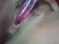 Latina cachonda se masturba con dildo