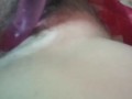 Latina cachonda se masturba con dildo