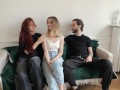 Amateur threesome - Deux déesses Françaises se partagent un mec chanceux. (English Sub)