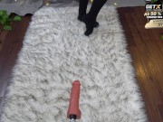 Кошечка балуется с фак машиной