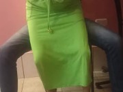 Bailando seduciendo y jugando con el  amigo mejor amigo de mi esposo