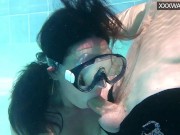 Cumshots underwater with two horny people