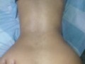 Asi se lo meto por el culo a mi pequeña hijastra