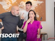 Big Ass Maid Medusa Fucked By Hostel Client - HORNY HOSTEL