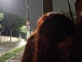 Arrisquei uma masturbação no ponto de onibus ao lado de uma linda ruiva.