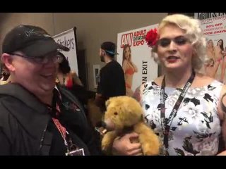 T-Girl Porn Star Isabella Sorrenti w/ Jiggy Jaguar AVN Expo 2017 las Vegas