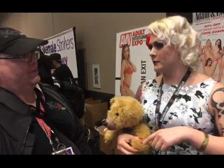 T-Girl Porn Star Isabella Sorrenti w/ Jiggy Jaguar AVN Expo 2017 las Vegas