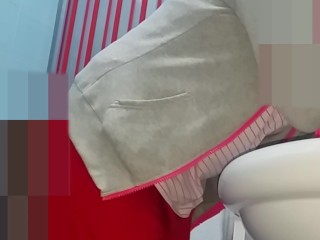 Italian Girl stinky fart in man face pt2