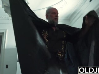 Lady Dee Teen Pussy Licking And Fuck Ends with Messy Facial From StepGrandpa